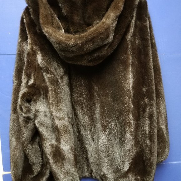 Reversable Leather/Mink Coat with hood - Picture 2 of 4